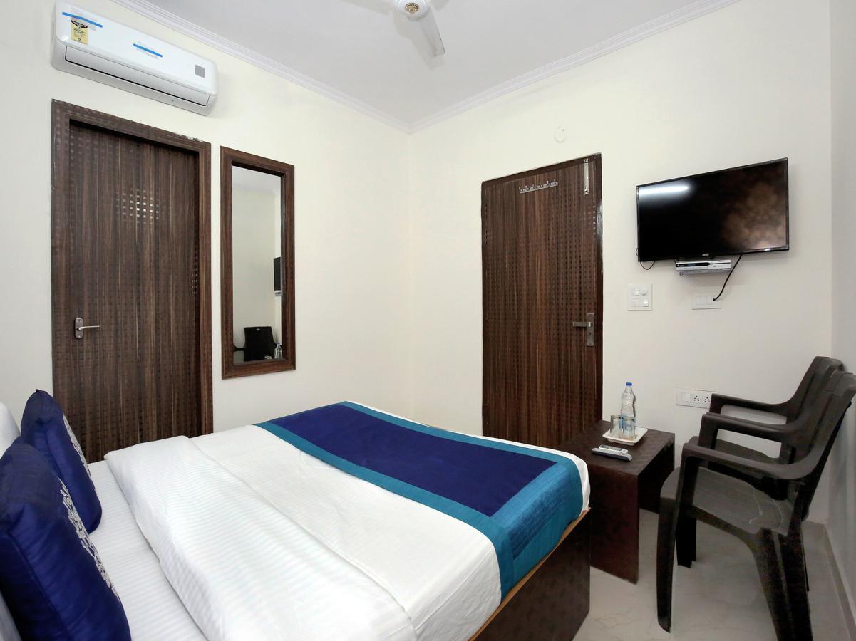 אמריצר Oyo 10075 Hotel Kaydee מראה חיצוני תמונה